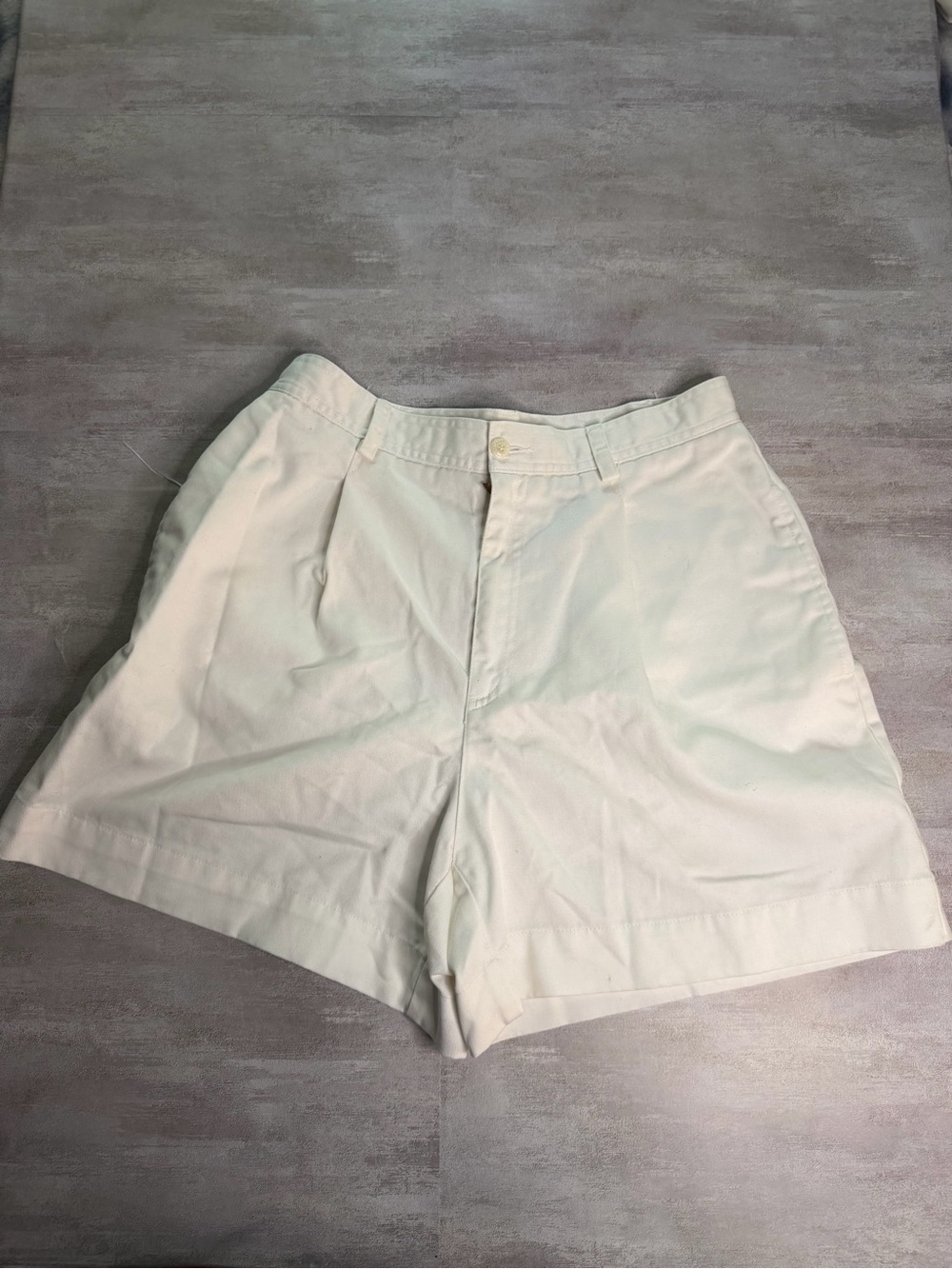 Liz Claiborne Off-White Cotton High-Rise Shorts